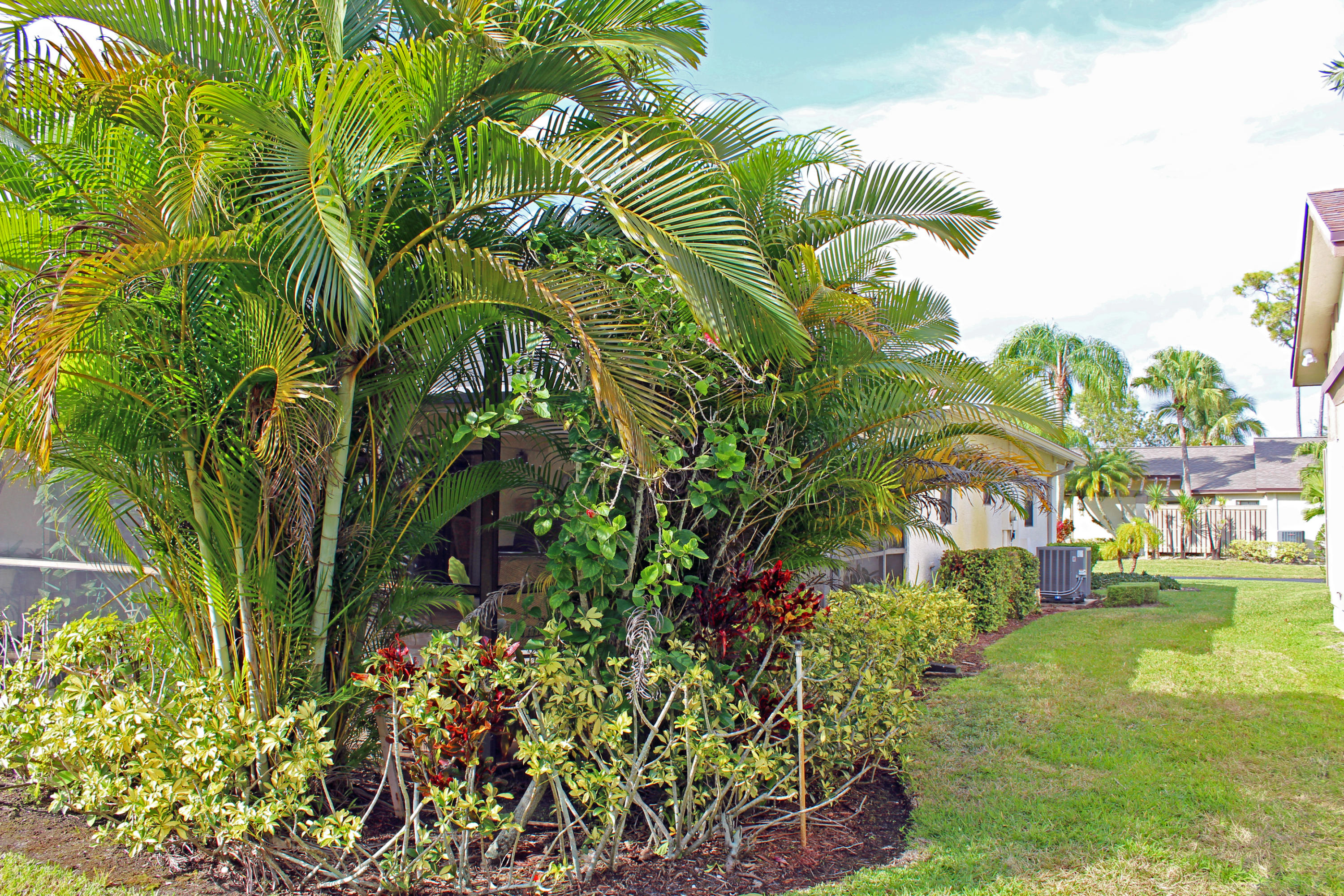 8963 Old Pine Way Boca Raton, FL 33433 - Photo 12 of 31 East side of home