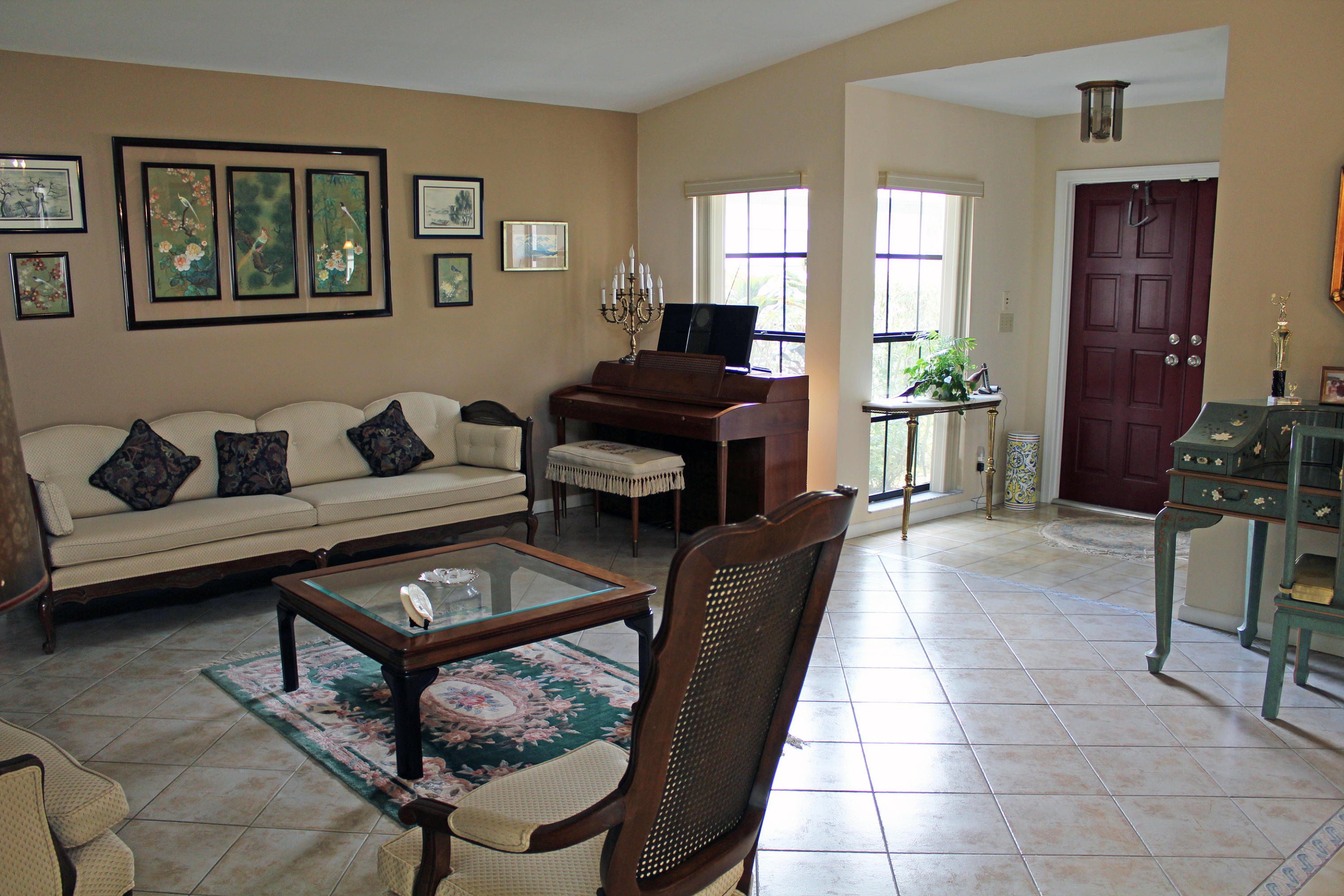 8963 Old Pine Way Boca Raton, FL 33433 - Photo 15 of 31 Living room and foyer