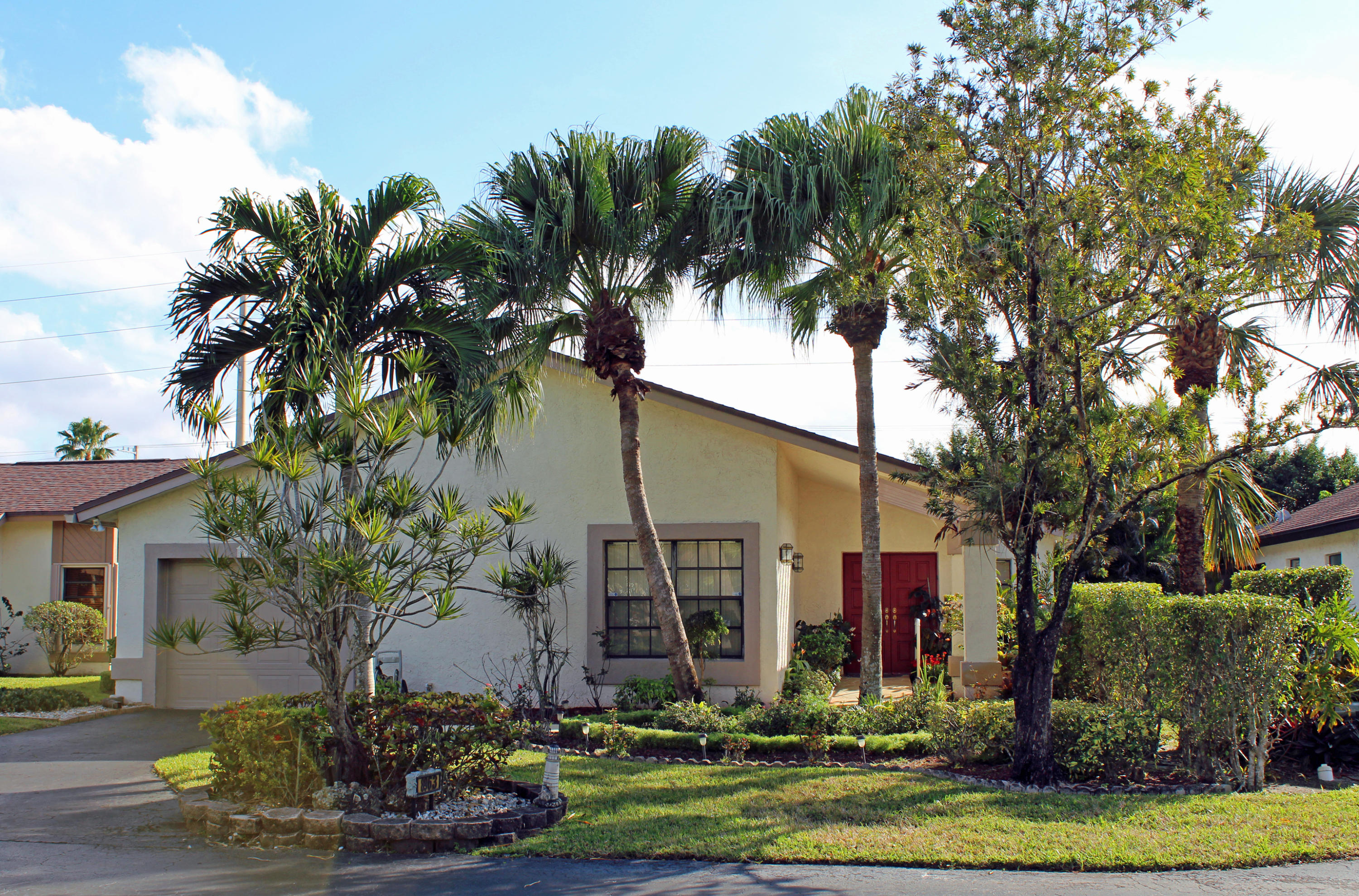 8963 Old Pine Way Boca Raton, FL 33433 - Photo 2 of 31 Front of home