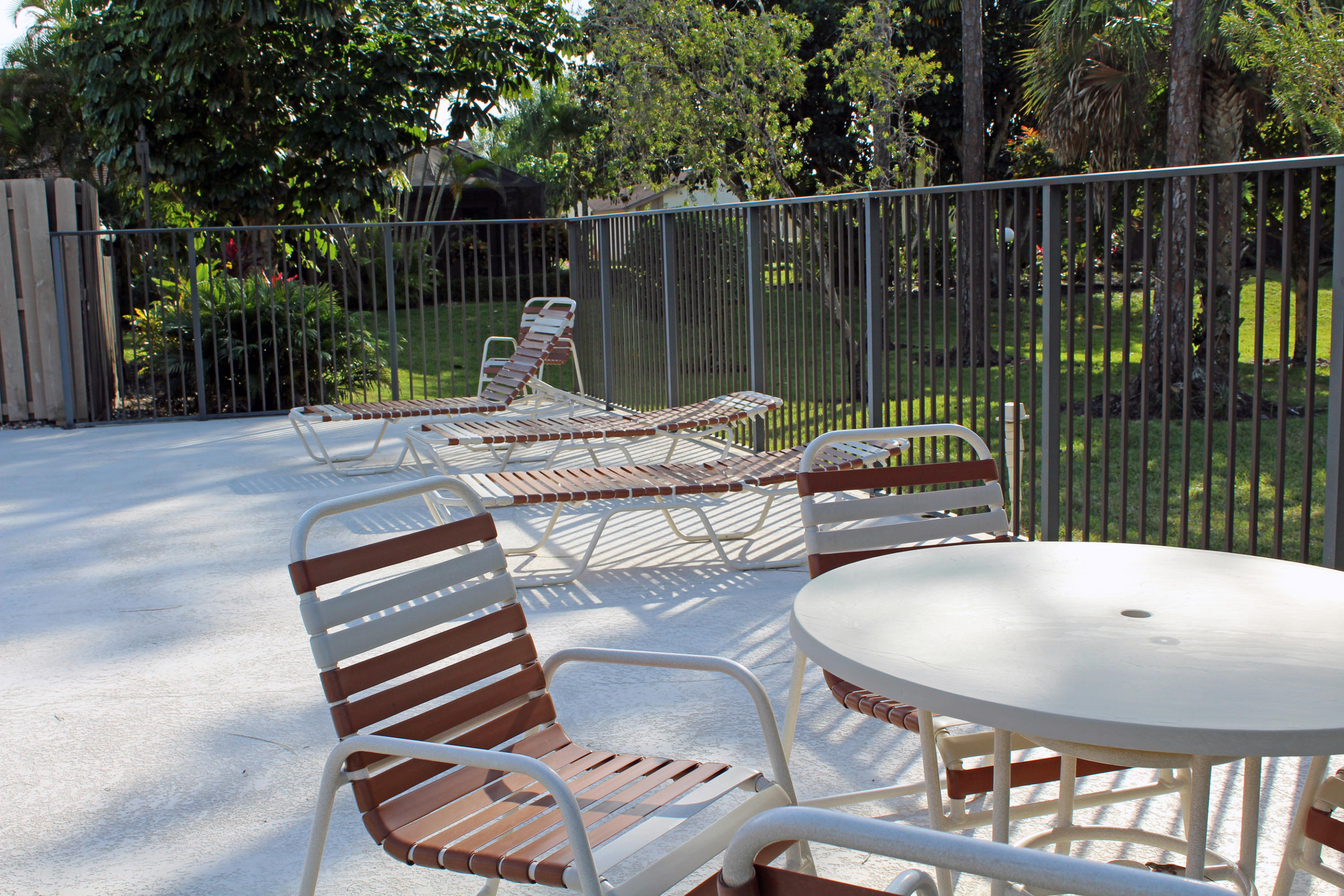 8963 Old Pine Way Boca Raton, FL 33433 - Photo 29 of 31 Pool Lounge Area