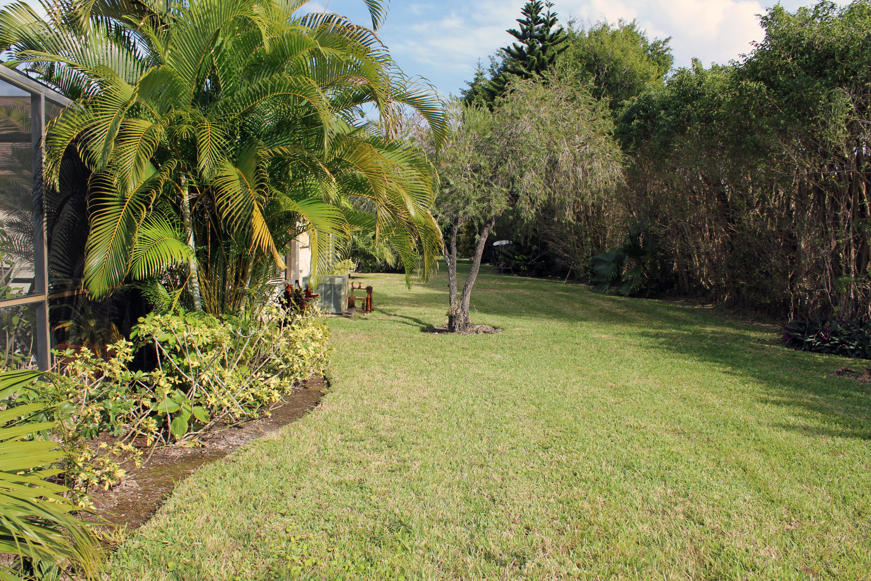 8963 Old Pine Way Boca Raton, FL 33433 - Photo 5 of 31 large back yard
