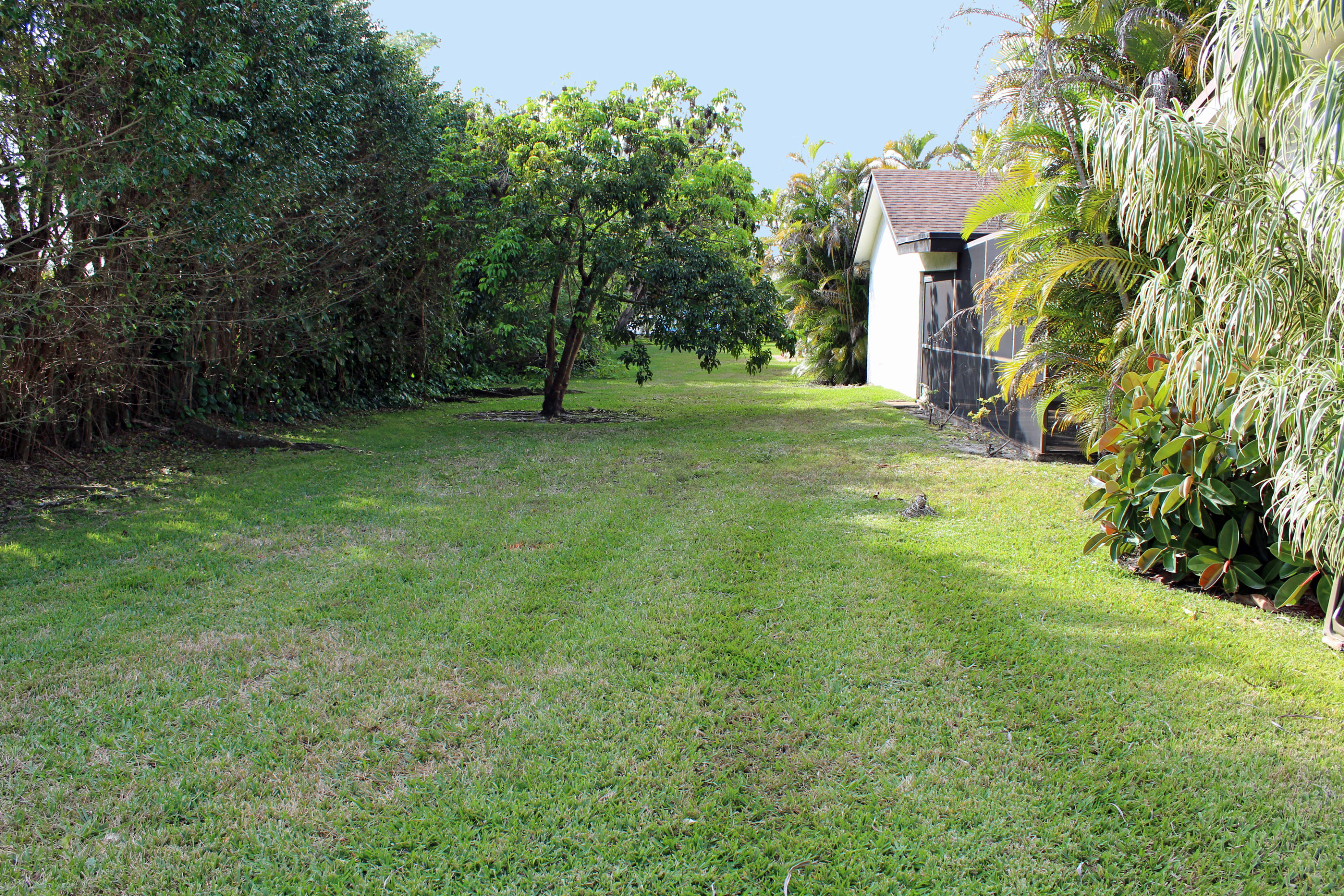 8963 Old Pine Way Boca Raton, FL 33433 - Photo 6 of 31 large back yard