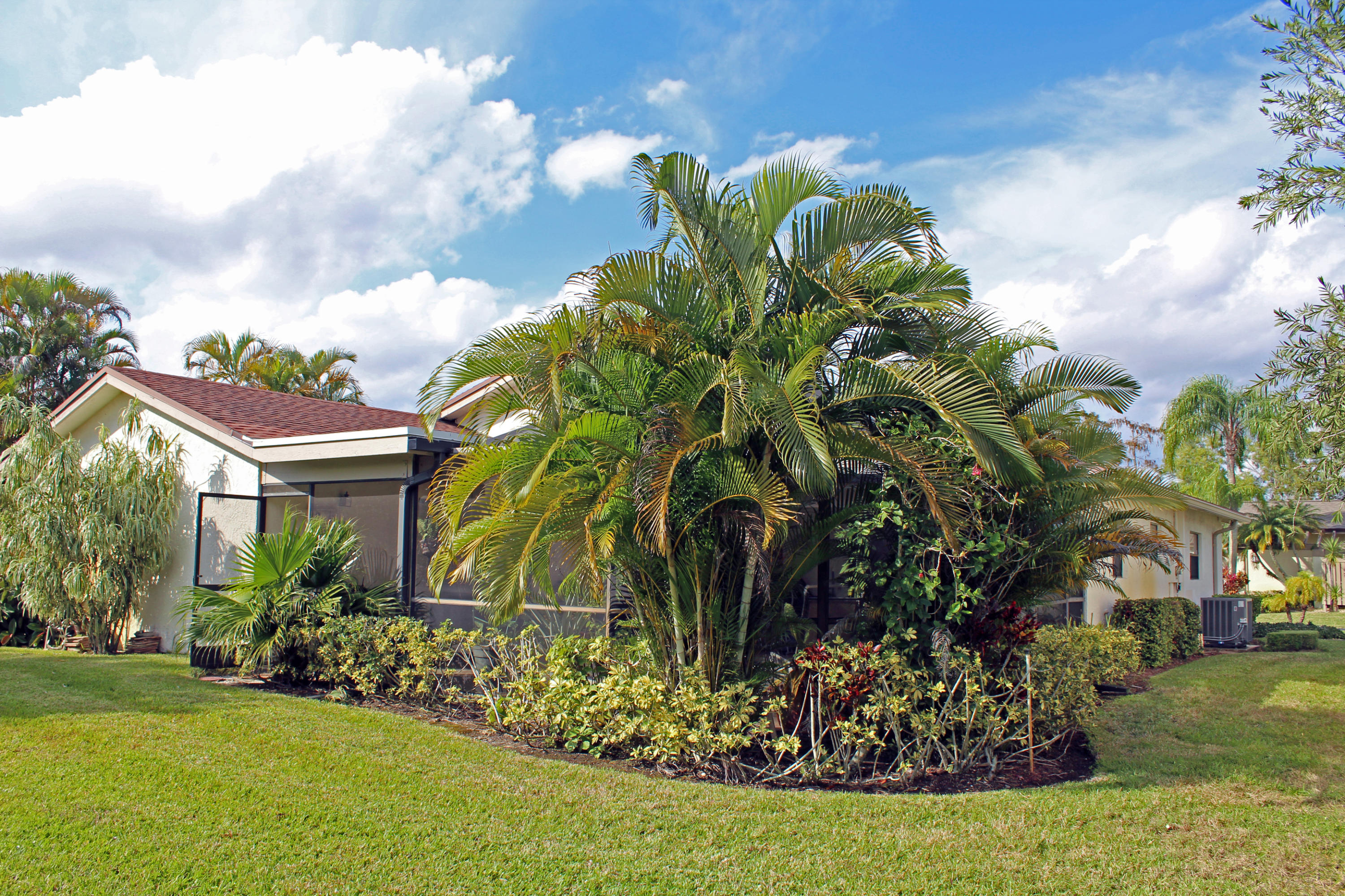 8963 Old Pine Way Boca Raton, FL 33433 - Photo 7 of 31 Back corner of patio