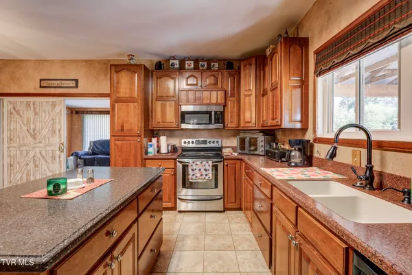 $685,000 | 8845 Highway 107 Cutoff, Greeneville, TN 37743