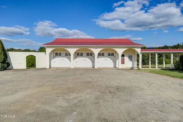 $685,000 | 8845 Highway 107 Cutoff, Greeneville, TN 37743