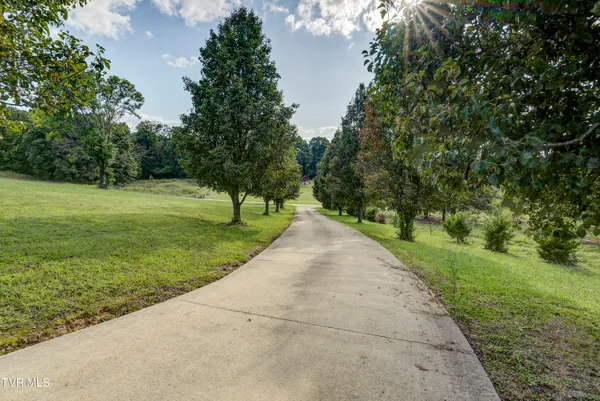 $685,000 | 8845 Highway 107 Cutoff, Greeneville, TN 37743