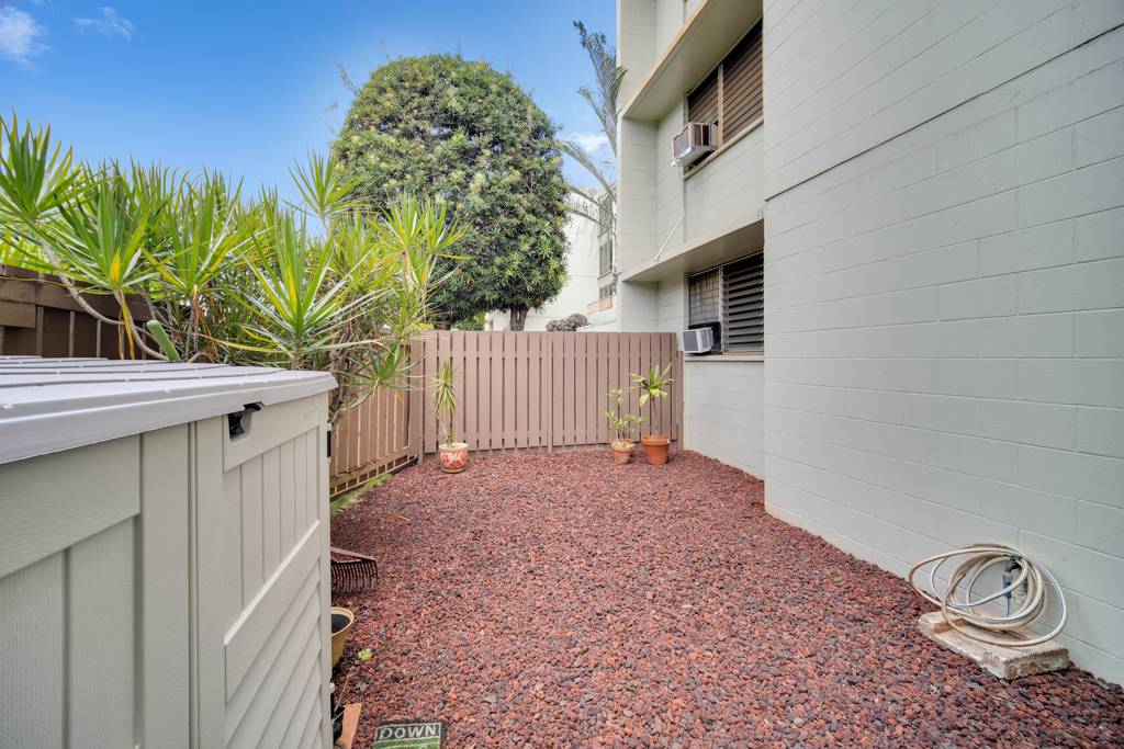 4156 Rice Street, Unit 107 Lihue, HI 96766 - Photo 22 of 29 a backyard of a house