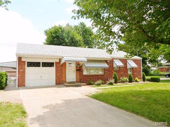 9930 MacKenzie Road St. Louis, MO 63123 - Photo 2 of 39