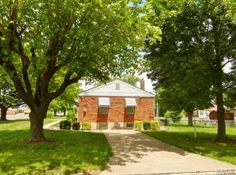 9930 MacKenzie Road St. Louis, MO 63123 - Photo 36 of 39