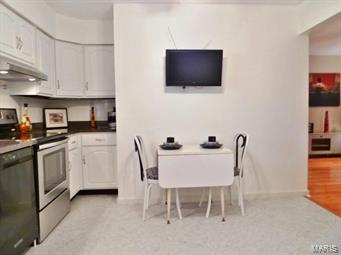 9930 MacKenzie Road St. Louis, MO 63123 - Photo 8 of 39