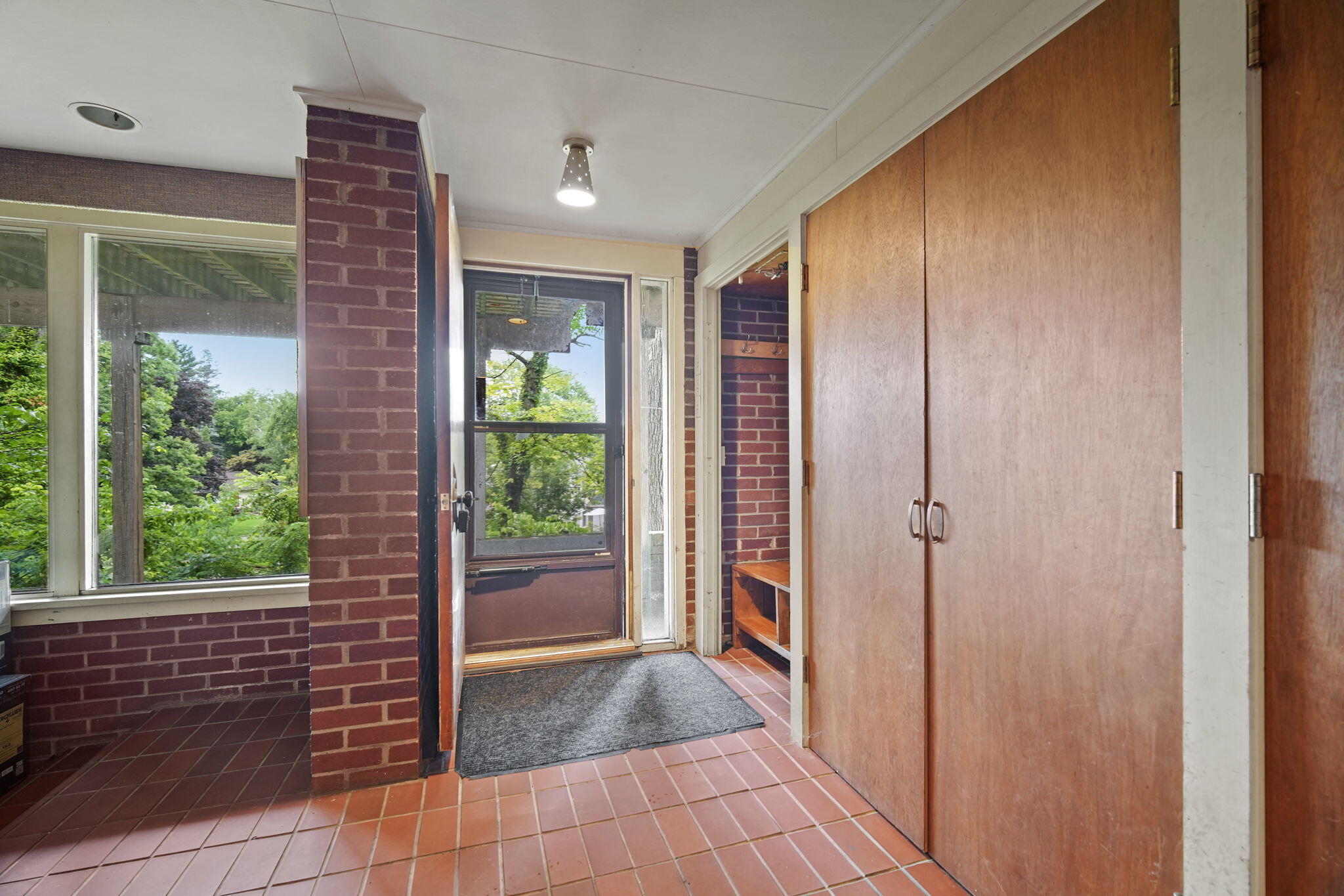 2006 Parkwood Way Jackson, MI 49203 - Photo 25 of 30 25