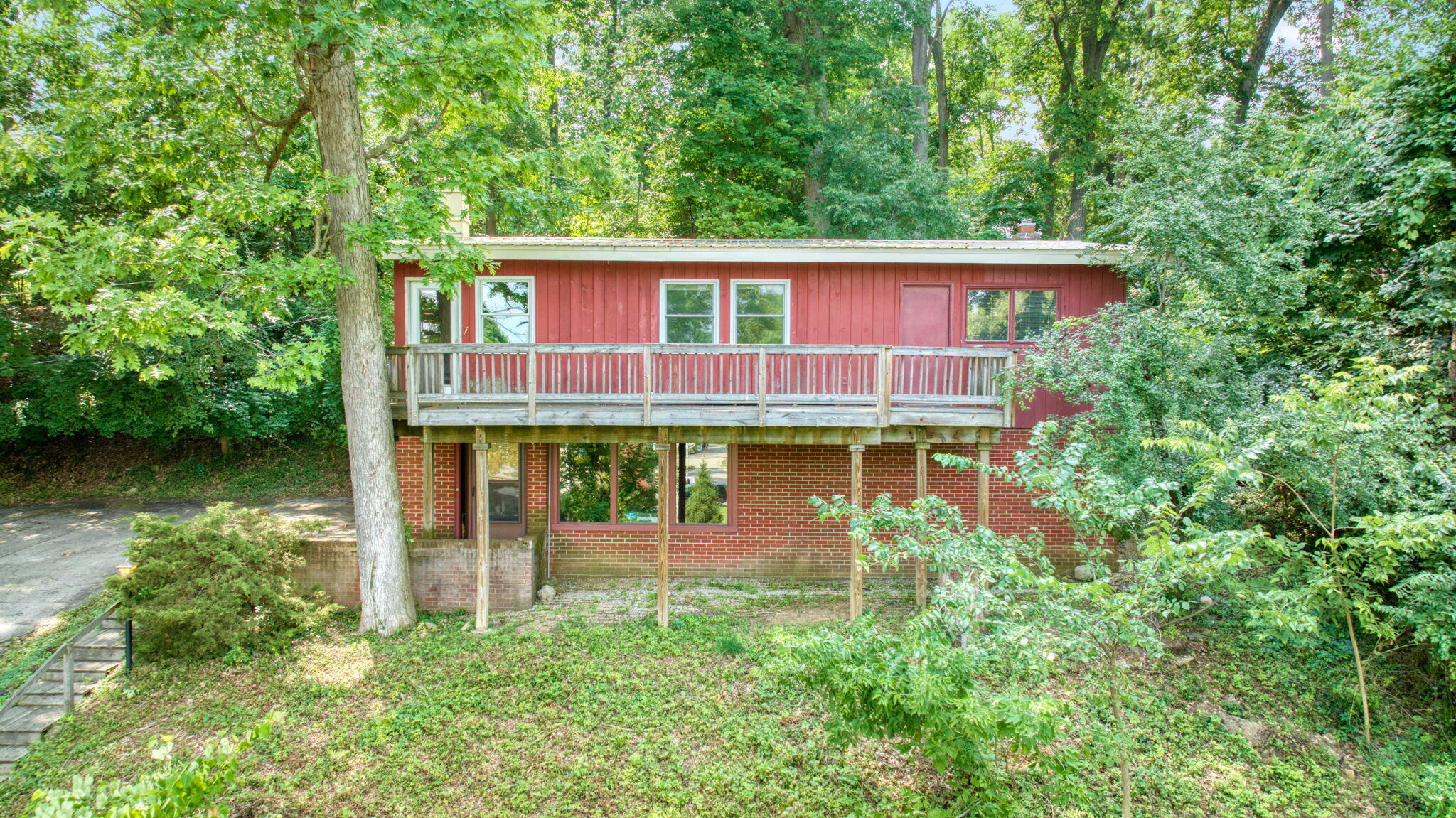 2006 Parkwood Way Jackson, MI 49203 - Photo 3 of 30 3