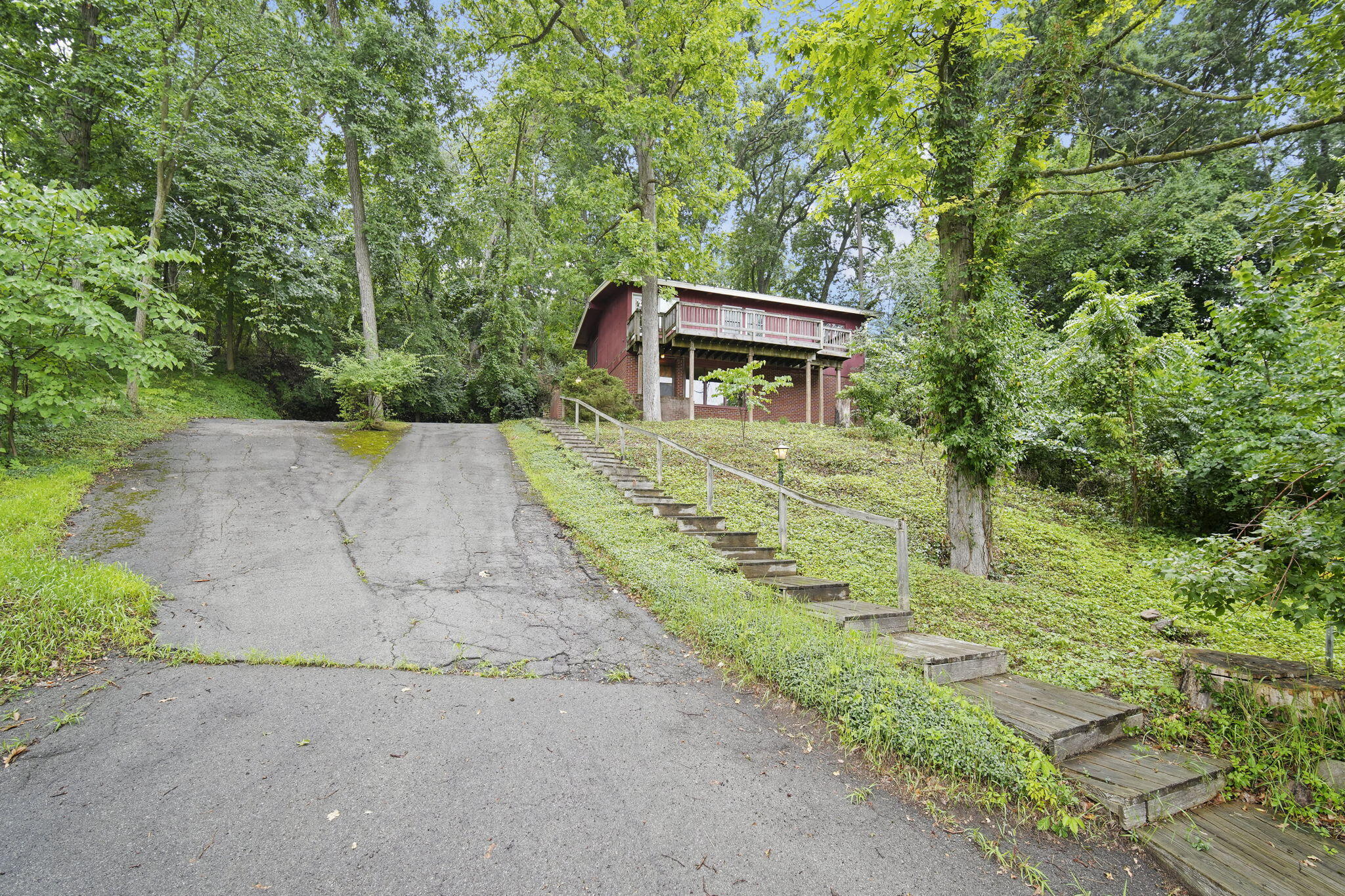 2006 Parkwood Way Jackson, MI 49203 - Photo 4 of 30 4