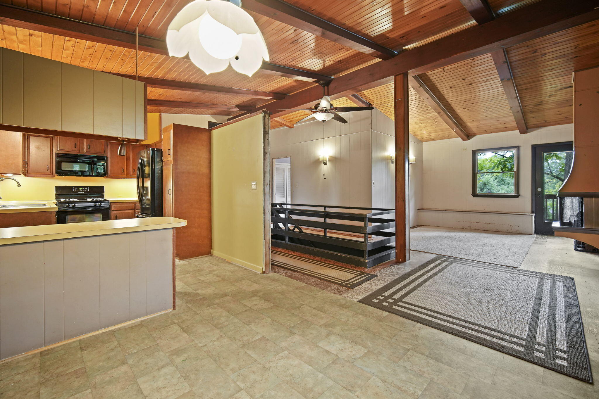 2006 Parkwood Way Jackson, MI 49203 - Photo 7 of 30 7