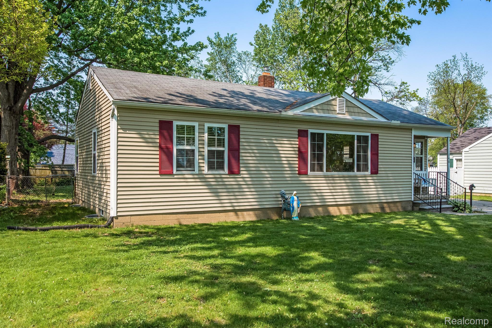 148 Croswell Street Romeo, MI 48065 - Photo 4 of 24 Gallery Image 4