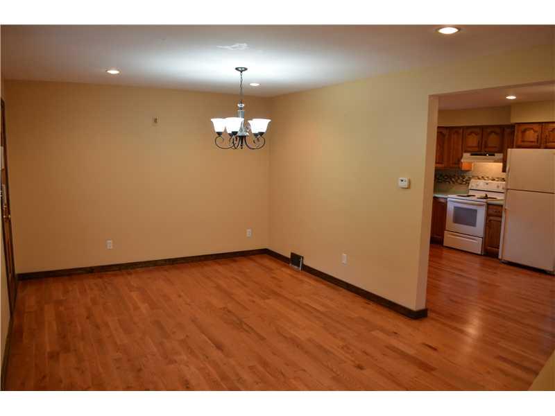 1630 Washington Road Apollo, PA 15613 - Photo 3 of 10 Family Room.