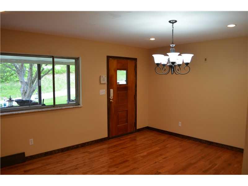 1630 Washington Road Apollo, PA 15613 - Photo 4 of 10 Family Room.