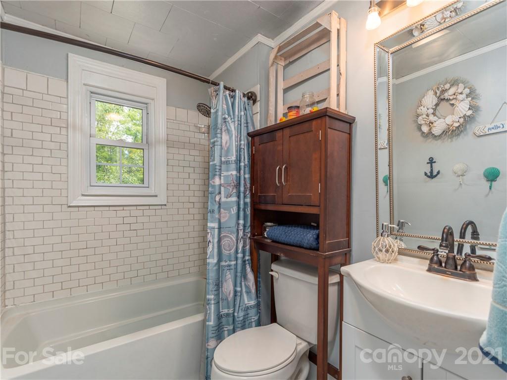 94 Justice Ridge Road Candler, NC 28715 - Photo 11 of 21 Gallery Image 11