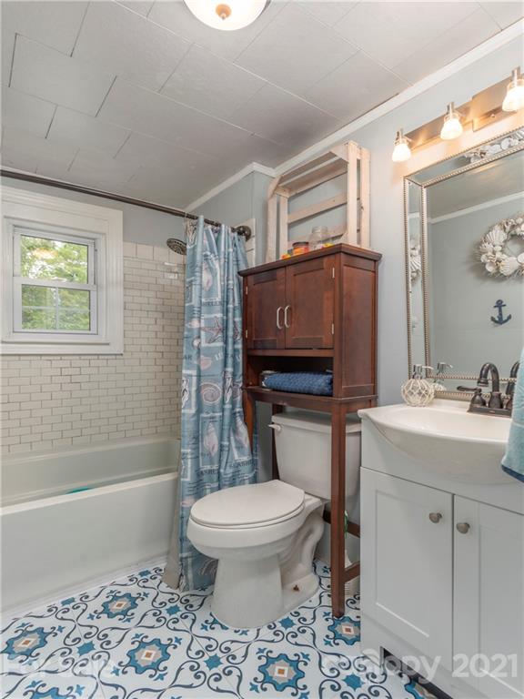 94 Justice Ridge Road Candler, NC 28715 - Photo 12 of 21 Gallery Image 12