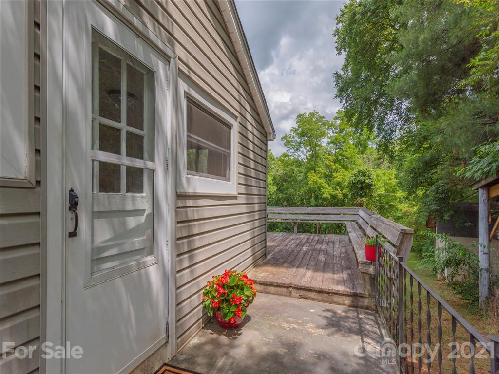 94 Justice Ridge Road Candler, NC 28715 - Photo 16 of 21 Gallery Image 16