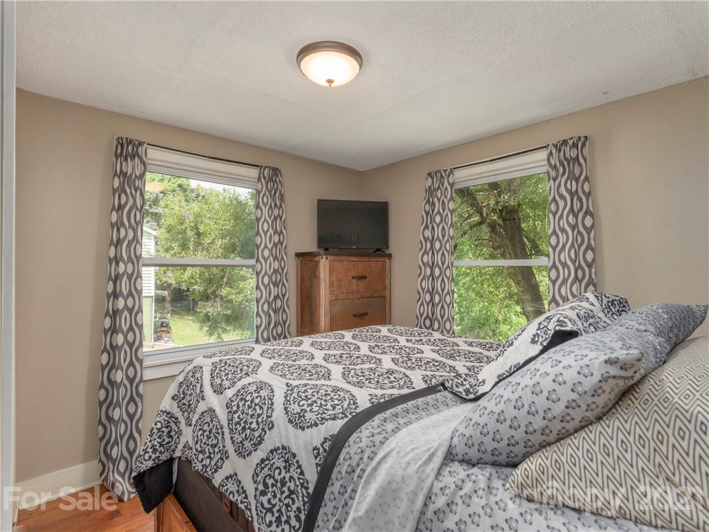 94 Justice Ridge Road Candler, NC 28715 - Photo 10 of 21 Gallery Image 10