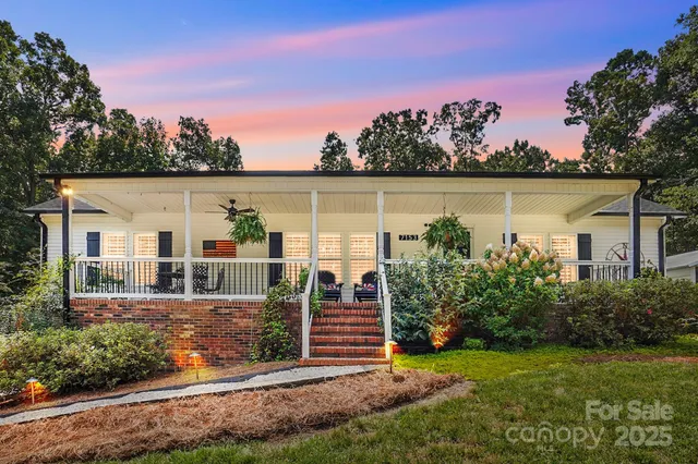 a view of a house with outdoor space