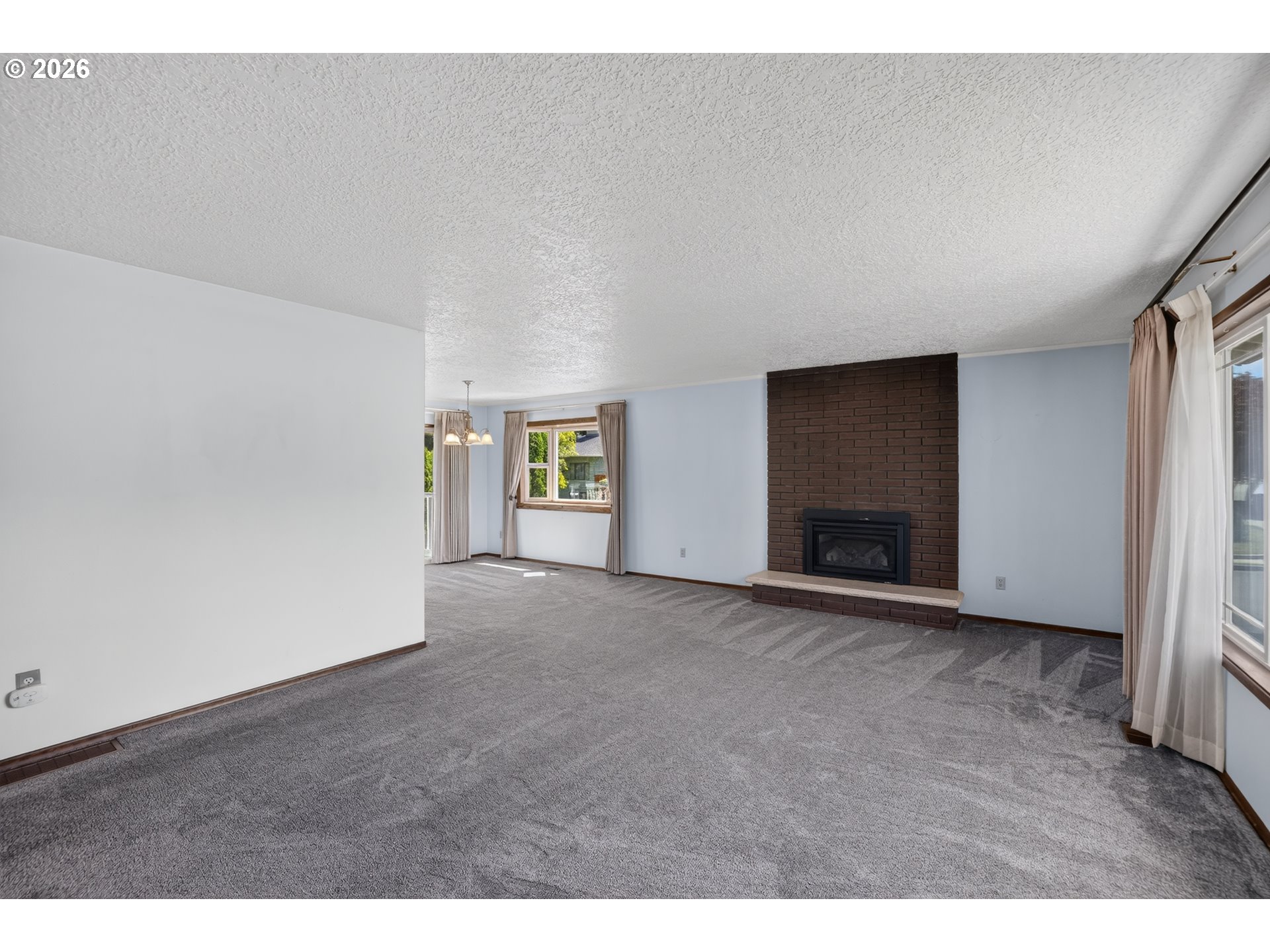 3575 Northeast 4th Street Gresham, OR 97030 - Photo 4 of 34 Living Room