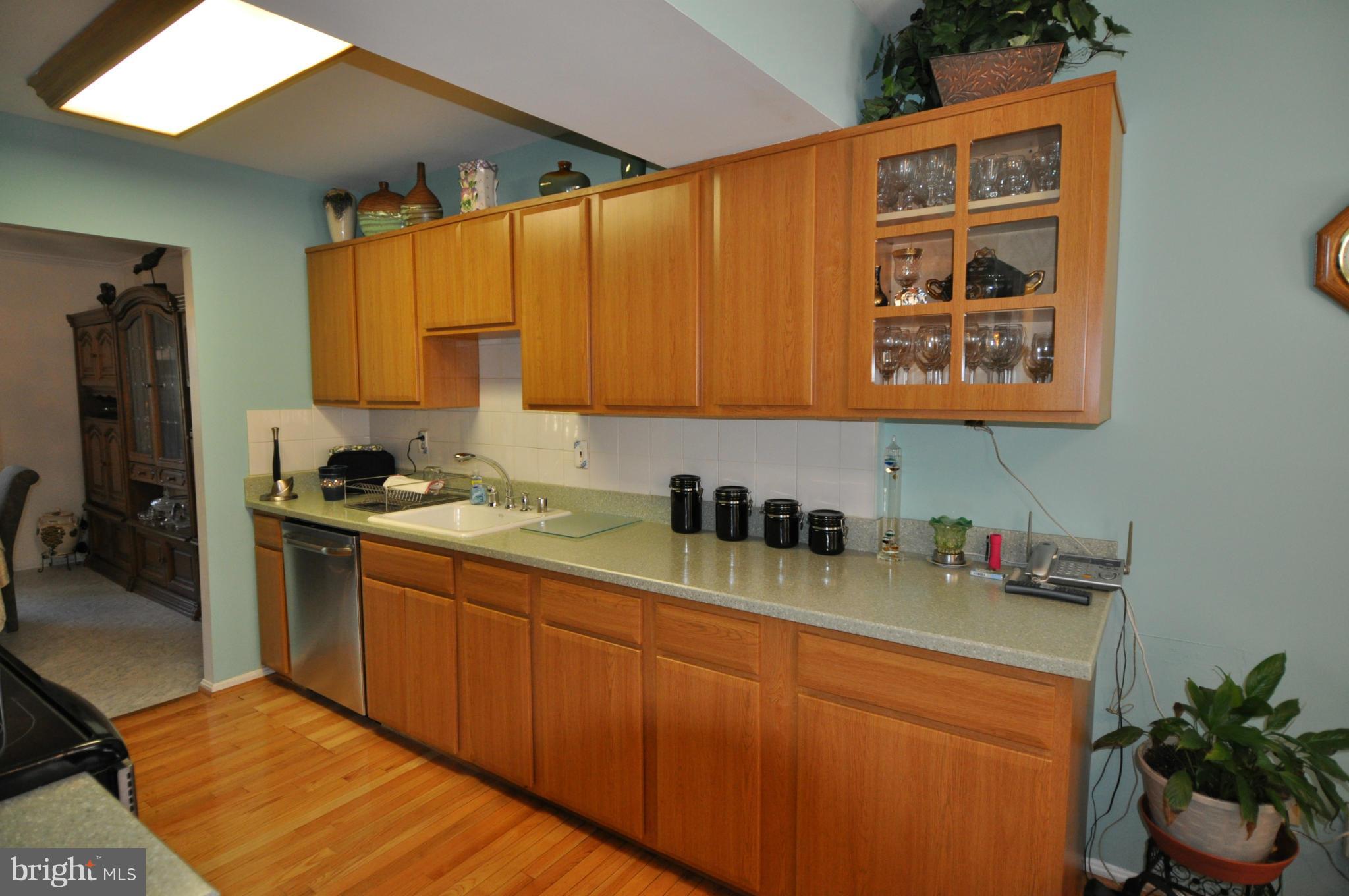 2 Ramsdell Terrace Gaithersburg, MD 20878 - Photo 11 of 30 Kitchen