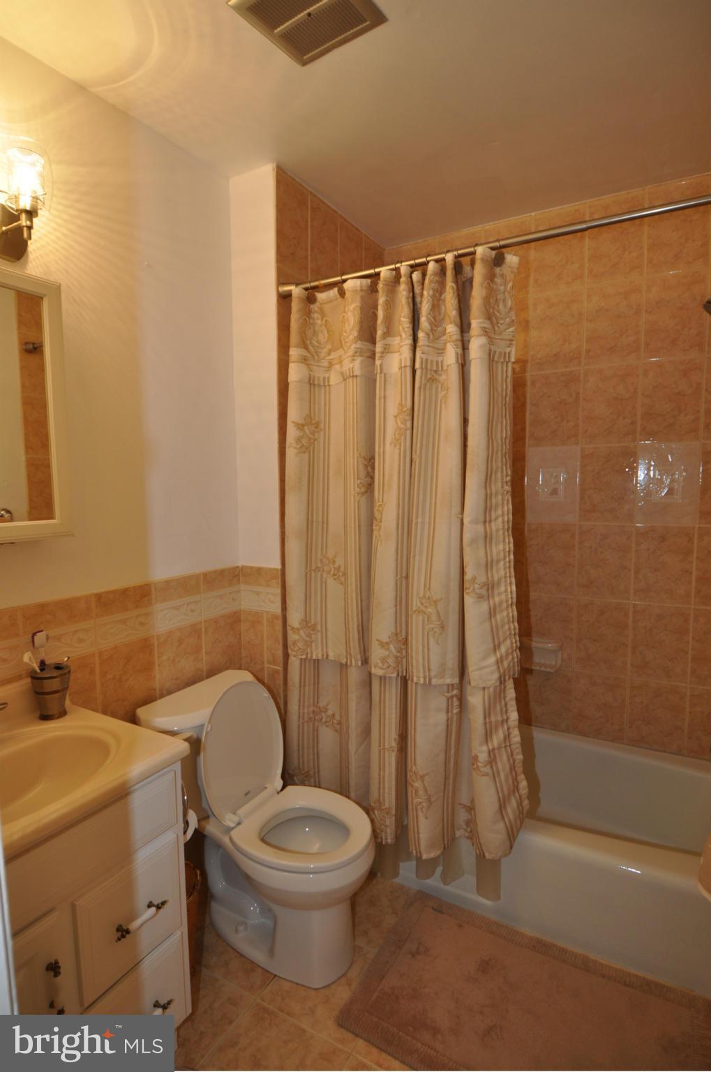 2 Ramsdell Terrace Gaithersburg, MD 20878 - Photo 20 of 30 Bath