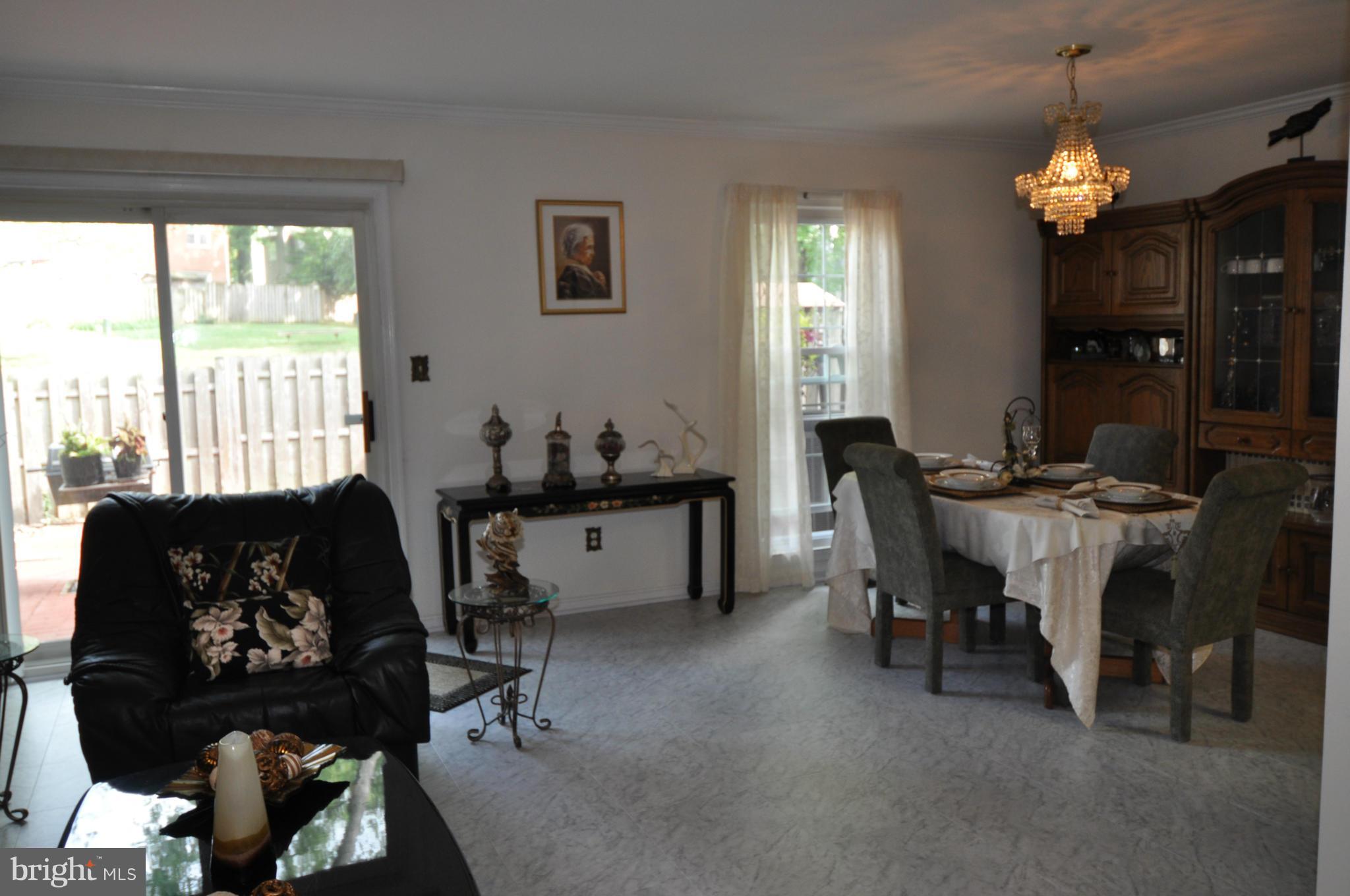 2 Ramsdell Terrace Gaithersburg, MD 20878 - Photo 6 of 30 Living Room