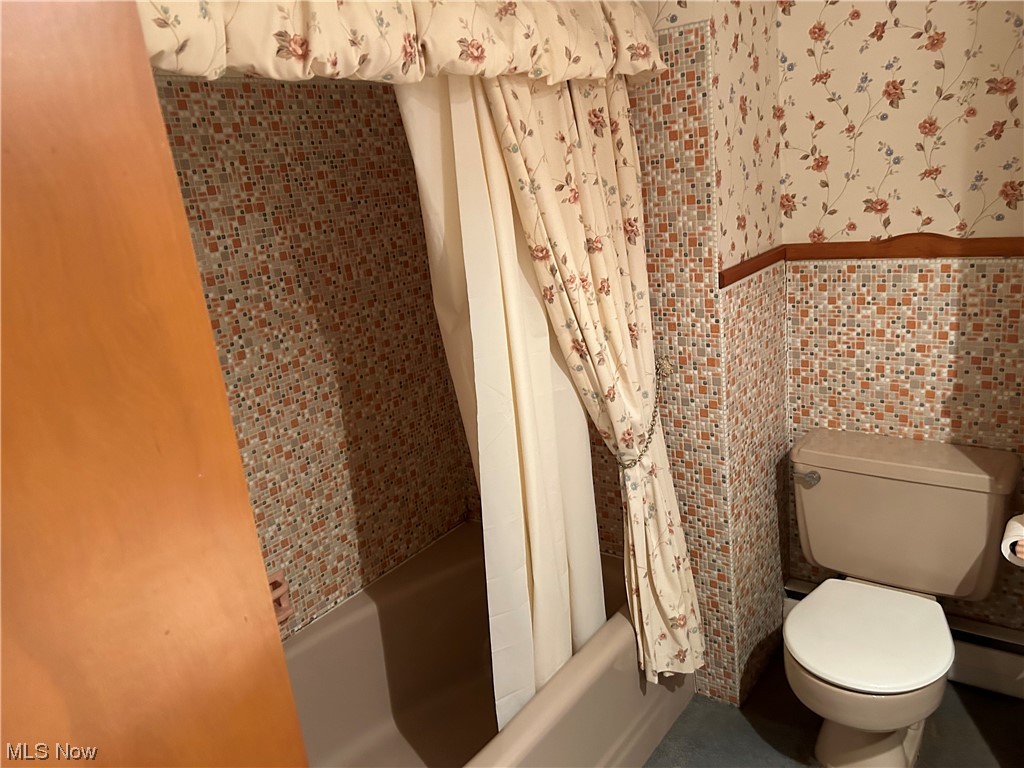 419 High Meadow Road Amherst, OH 44001 - Photo 12 of 27 Hall Ful Bath