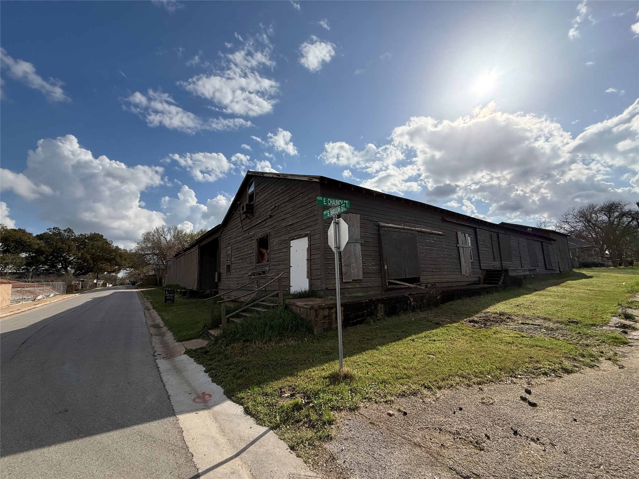 1702 South Baylor Street Brenham, TX 77833 - Photo 6 of 7