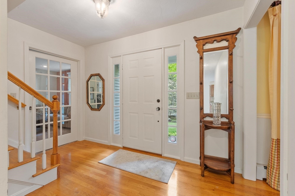 94 Turner Road Townsend, MA 01469 - Photo 3 of 42 a view of an entryway with workspace