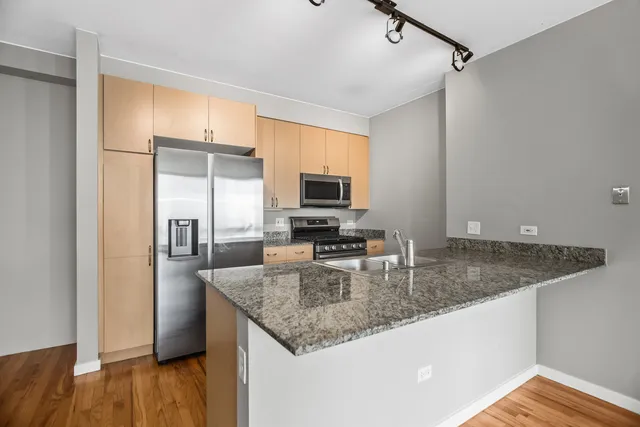 $269,000 | 1845 South Michigan Avenue, Unit 808, Chicago, IL 60616