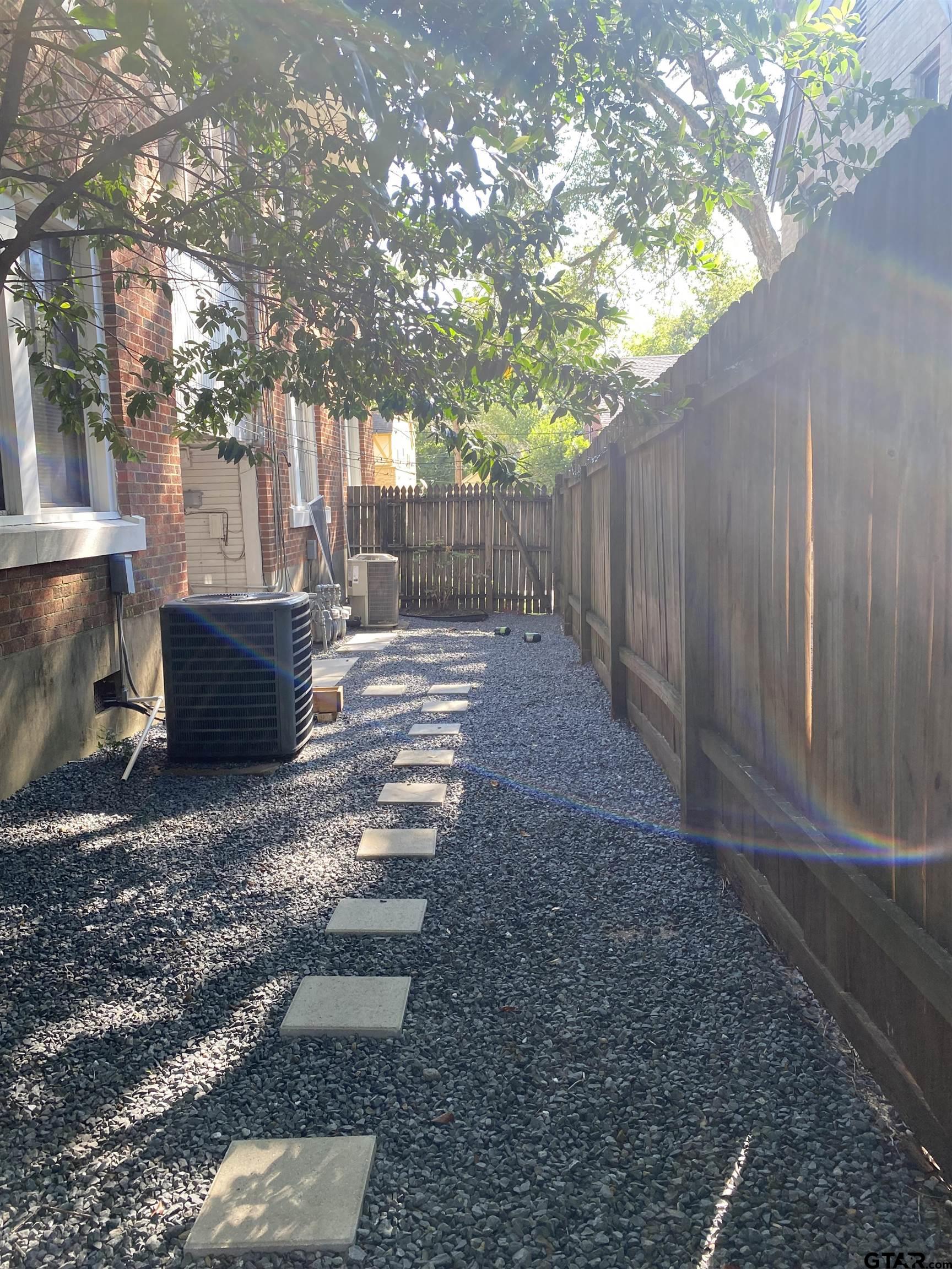 111 Rowland Place, Unit 4 Tyler, TX 75701 - Photo 16 of 17