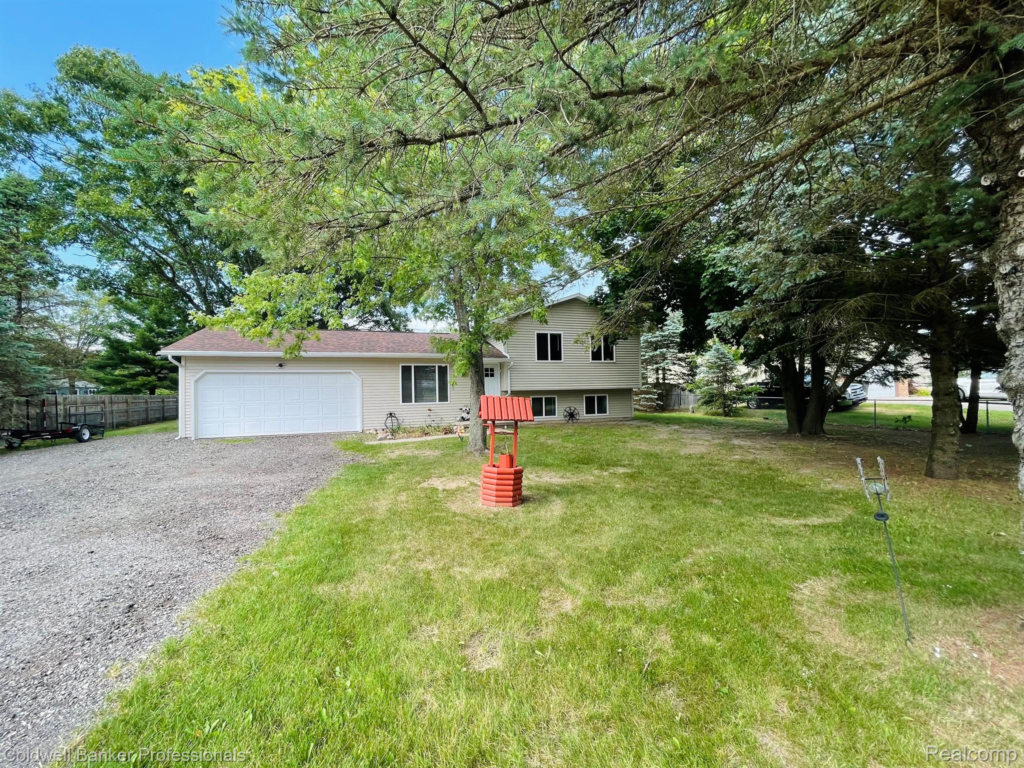 4782 Mt Morris Road Columbiaville, MI 48421 - Photo 3 of 36