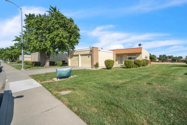 $394,000 | 636 Yellowstone Drive, Vacaville, CA 95687