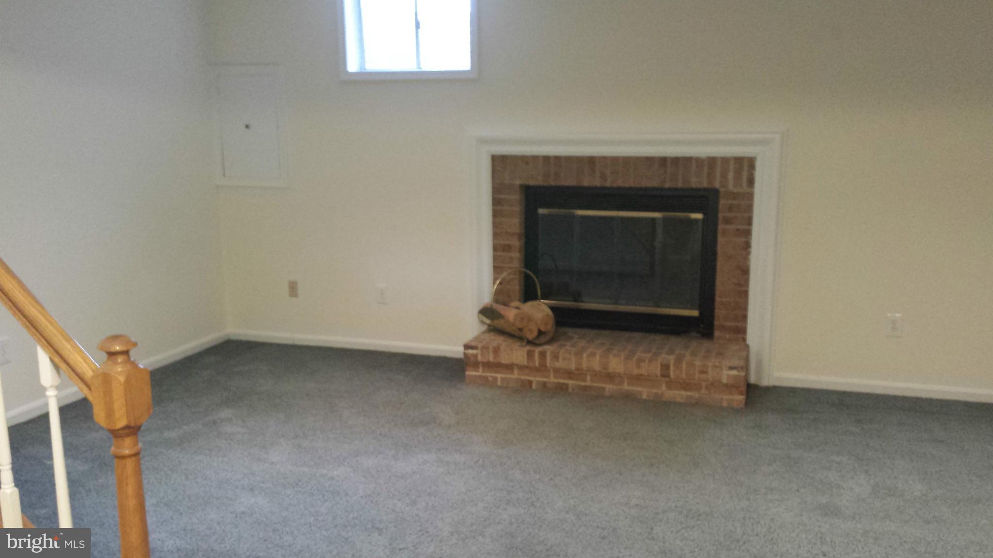 622 Sonata Way Silver Spring, MD 20901 - Photo 9 of 28 Family Room