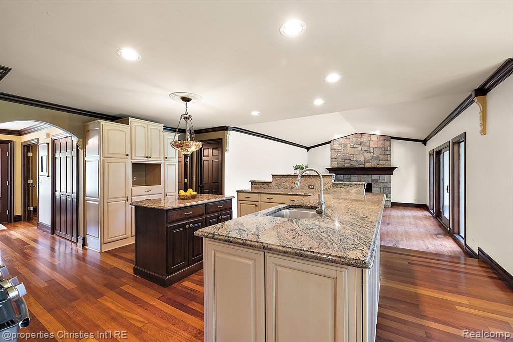817 Stag Ridge Road Rochester Hills, MI 48309 - Photo 22 of 80