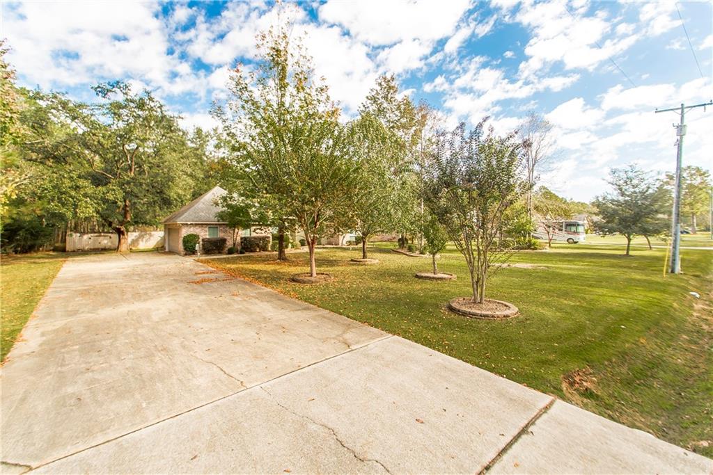 12105 McGee Road Covington, LA 70435 - Photo 2 of 24