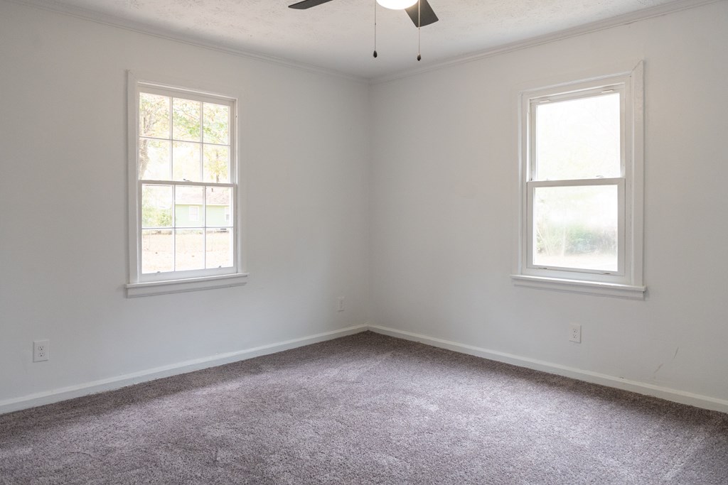 3946 Forestside Drive Columbus, GA 31907 - Photo 14 of 20 an empty room with a window