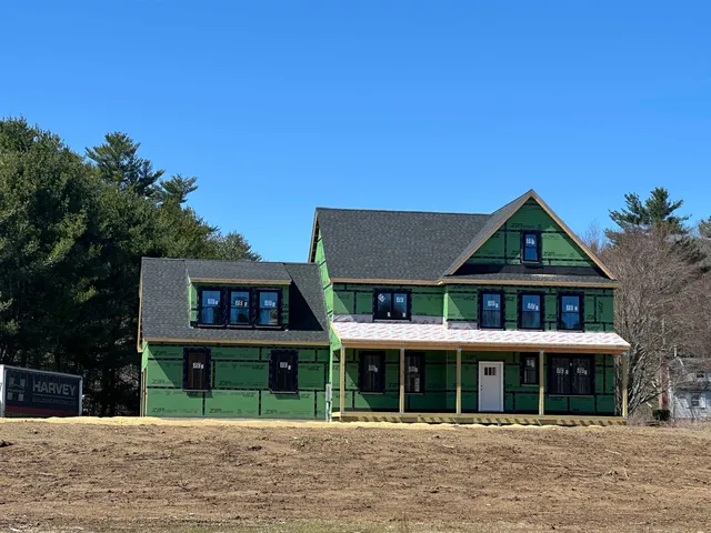 $1,259,000 | 253 Amesbury Road, Kensington, NH 03833