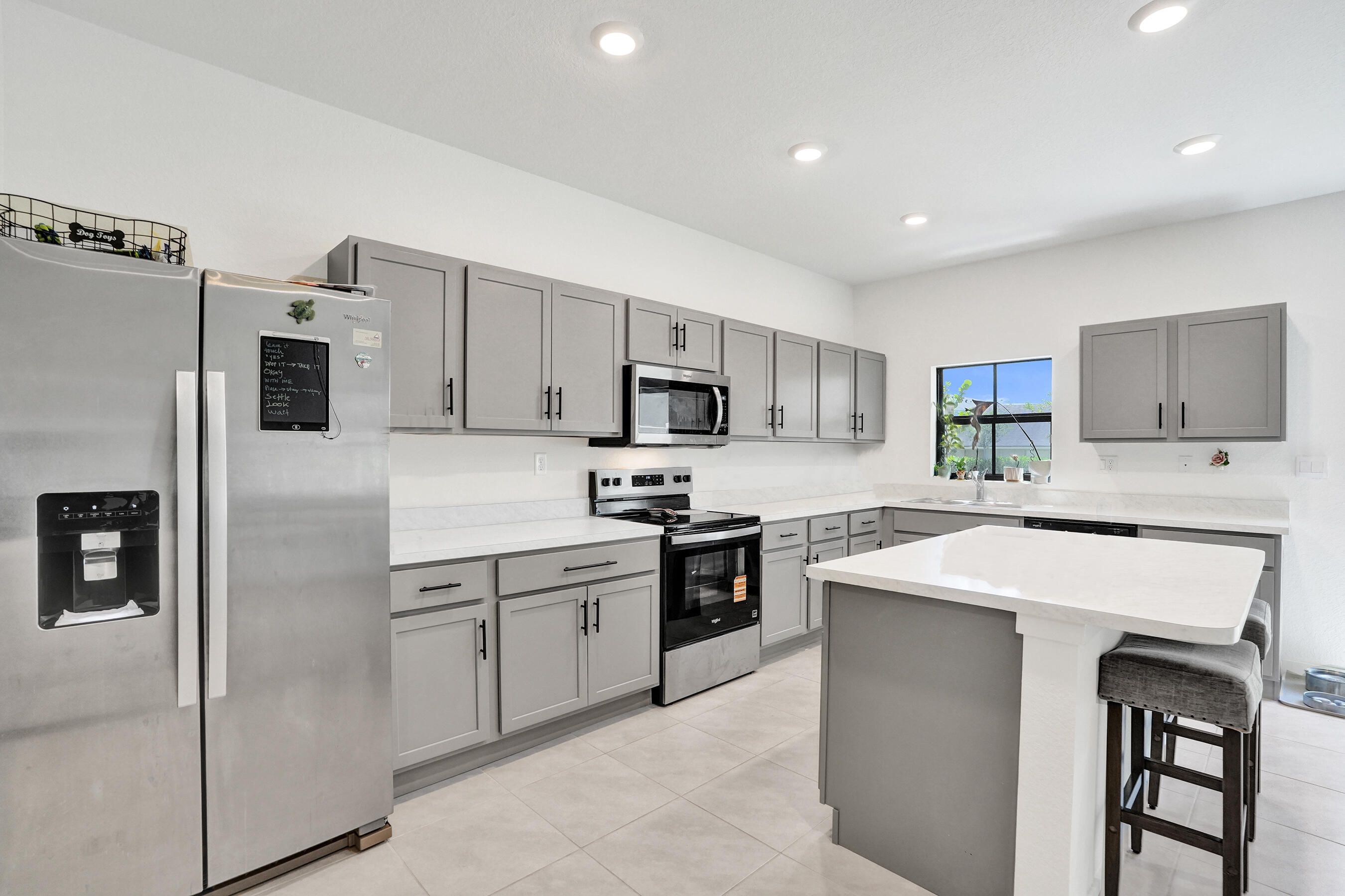 975 Northwest 3rd Street Pompano Beach, FL 33060 - Photo 9 of 36 DSC05251