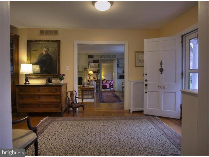 205 Chews Landing Road Haddonfield, NJ 08033 - Photo 5 of 24 Foyer