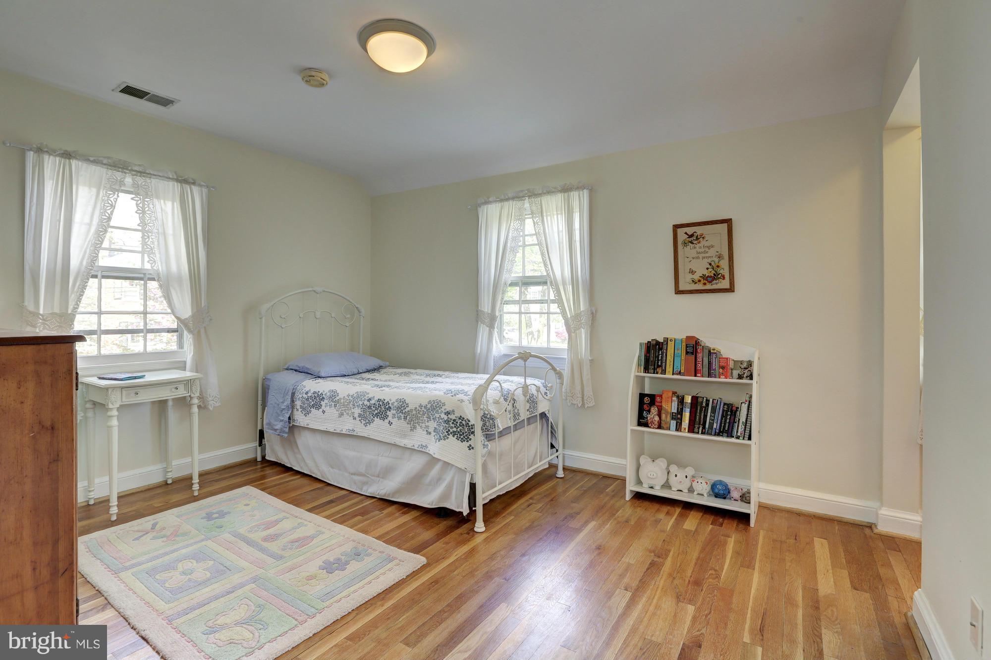 1915 Brisbane Street Silver Spring, MD 20902 - Photo 18 of 30 Bedroom