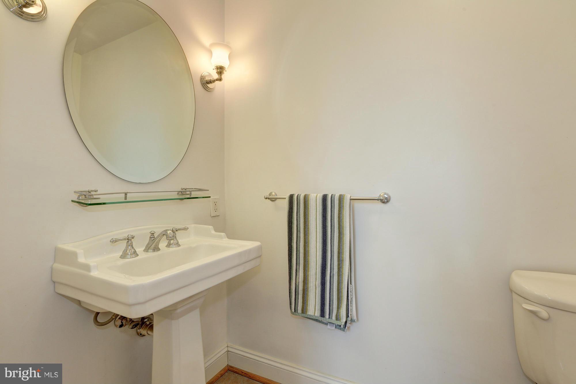 1915 Brisbane Street Silver Spring, MD 20902 - Photo 22 of 30 Bath