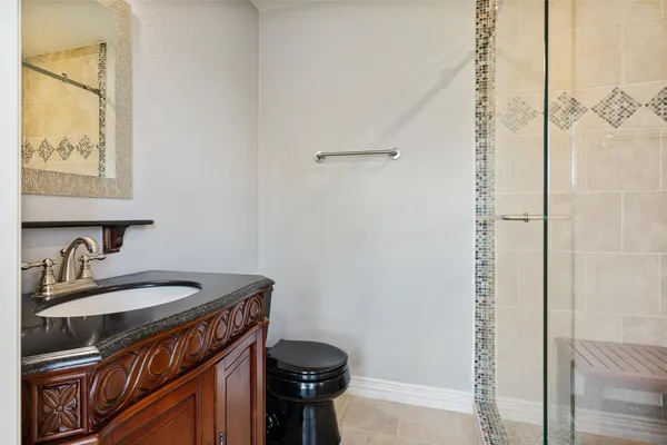 a view of a livingroom with furniture and windows