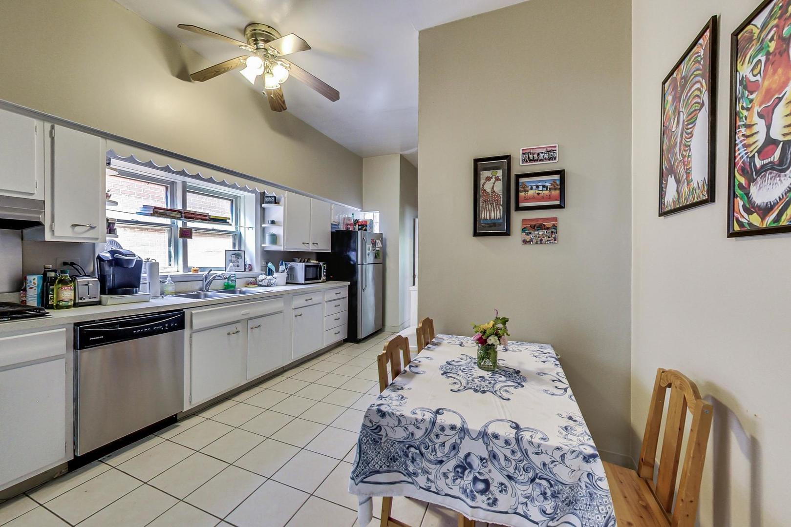 2018 North Mohawk Street, Unit 3 Chicago, IL 60614 - Photo 9 of 29