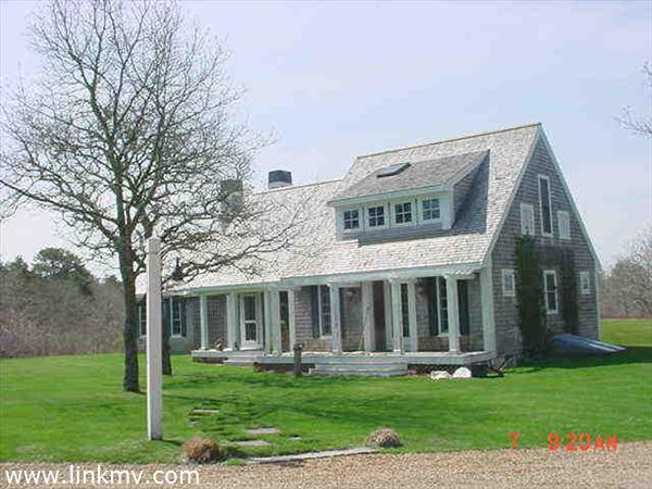 23 Oyster Pond Road Edgartown, MA 02539 - Photo 1 of 1 http://d1qzqeyxiitrap.cloudfront.net/photos/12441/600/626ca8ba.jpg