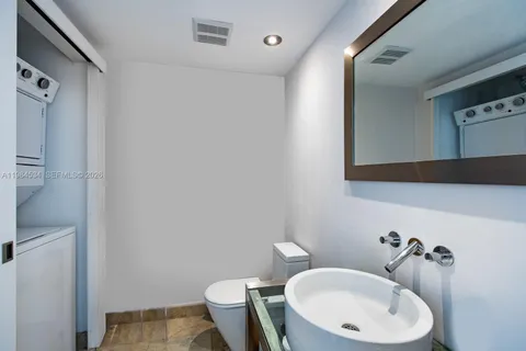 $5,500 | 6000 Indian Creek Drive, Unit 12B, Miami Beach, FL 33140